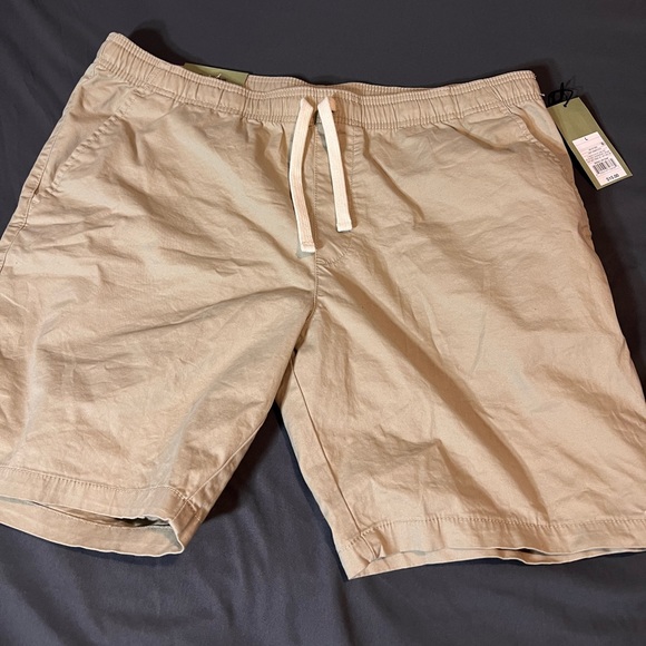 Cargo shorts - Picture 1 of 7